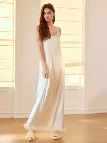 MOTF PREMIUM 缎面花边吊带睡裙