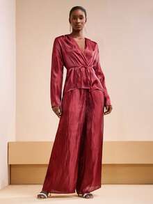 Zivah 2025秋冬新款音乐节、复活节、圣帕特里克节、西部风、游牧风、生日派对、毕业典礼、学院风、学生装、日常穿着、百搭、休闲、度假、邮轮旅行、海滩、日光浴、爆款、街头风、婚礼宾客波西米亚风、通勤、早午餐、机场、Y2K、复古破旧风 - 长袖系腰衬衫和阔腿裤两件套，亮面面料 - 酒紅色 - 查看 8