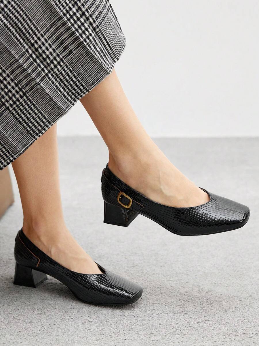 CUCCOO BIZCHIC حذاء نسائي جديد لصيف 2025 بتصميم فينتاج، بفتحة مربعة للأصبع وكعب منخفض، مصنوع من نسيج شبكي منسوج، حذاء ماري جين بكعب سميك وحزام مفتوح للتهوية وأصبع مغلق