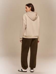 Hanevo 2 件女式字母印花长袖连帽运动衫和运动裤套装，秋冬季休闲装 - 彩色 - 查看 2