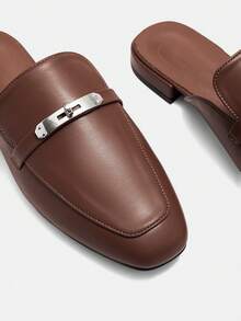 CUCCOO CURVES 女式宽版方头平底低跟一脚蹬穆勒鞋，舒适百搭棕色加大码女士平底休闲通勤鞋 - 棕色 - 查看 8