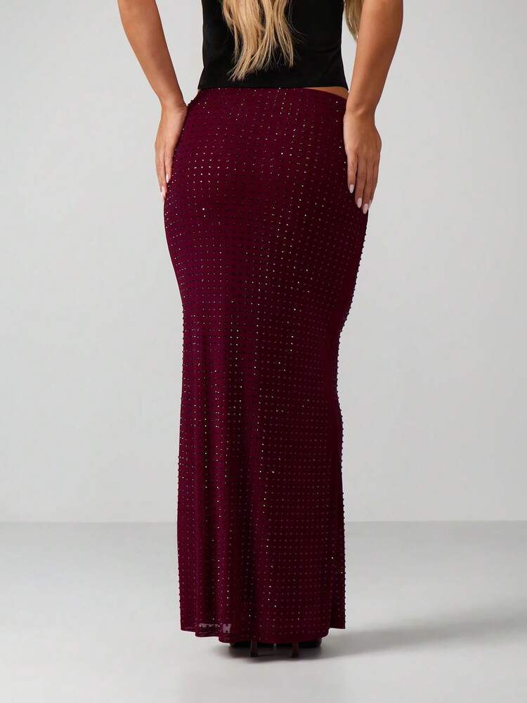 MISSGUIDED Burgundy Rhinestone Studded Bodycon Maxi Skirt With High Waist And Figure Hugging Silhouette For Party Occasions
