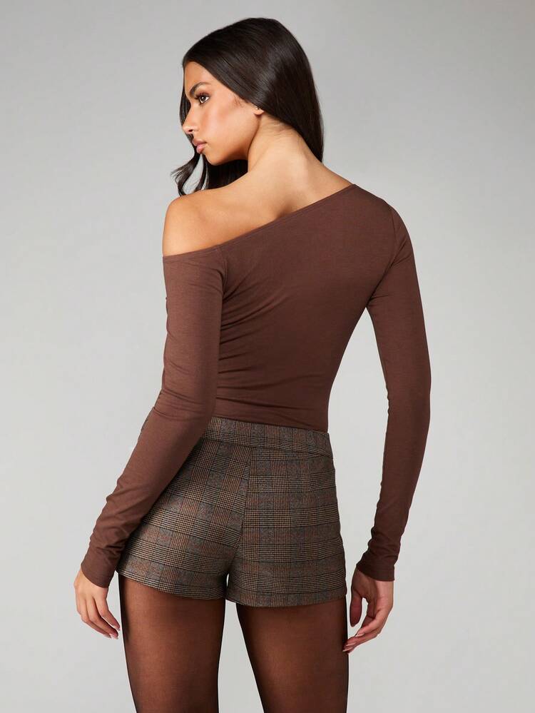 MISSGUIDED Brown Off Shoulder Long Sleeve Bodysuit With Button Detail Asymmetric Neckline Fall Winter Essential