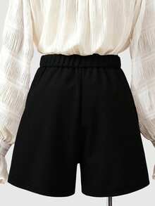 Airaco Pantalones cortos de pierna ancha con bolsillos y diseño de botón en la cintura para mujeres de talla grande - Negro - Ver 2