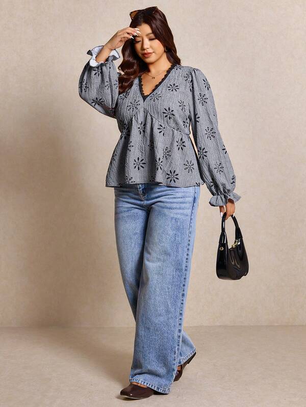 Elaquor Plus Size Women Floral Embroidery Contrast Lace V-Neck Long Sleeve Casual Blouse