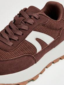 Solezae 女士杏仁头厚底白色网眼绒面棕色跑步运动鞋 – 90 年代复古风，圣诞节街头风必备单品 - 巧克力棕 - 查看 8