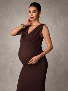 MaterniChic 孕妇纯色垂褶领褶皱修身无袖连衣裙 - 棕色 - 查看 1