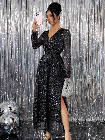 Rafferiza Paljettutsmyckad långärmad festklänning