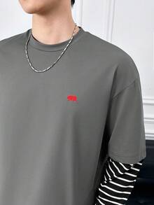 ESTAVOR Men's Graphic T-Shirt Striped Fabric Fake Two-Piece Round Neck Long-Sleeved T-Shirt - Grey - View 7