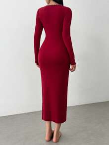 SHEIN MOOSTA 1 pieza Vestido mini ajustado de mujer con cuello en V profundo, decoración con cinta de lentejuelas de patchwork, tela elástica de punto, abertura, adecuado para uso diario y commute, sexy - Burdeos - Ver 2