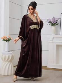 Al Najma 2025秋季新款天鹅绒宽松V领金线蕾丝边阿拉伯风格长袍，修身显瘦 - 咖啡棕 - 查看 5