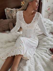 SHEIN Cartoon Floral Contrast Lace Ruffle Hem Romantic Long Nightgown, Winter - White - View 3