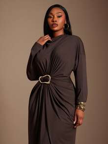 SHEIN SXY Plus Size Women's Sexy And Elegant Brown Side Waist Gathered Metal Opposite Ring Decorated Dress, Vacation, Elegant, Simple - Chocolate Brown - View 4