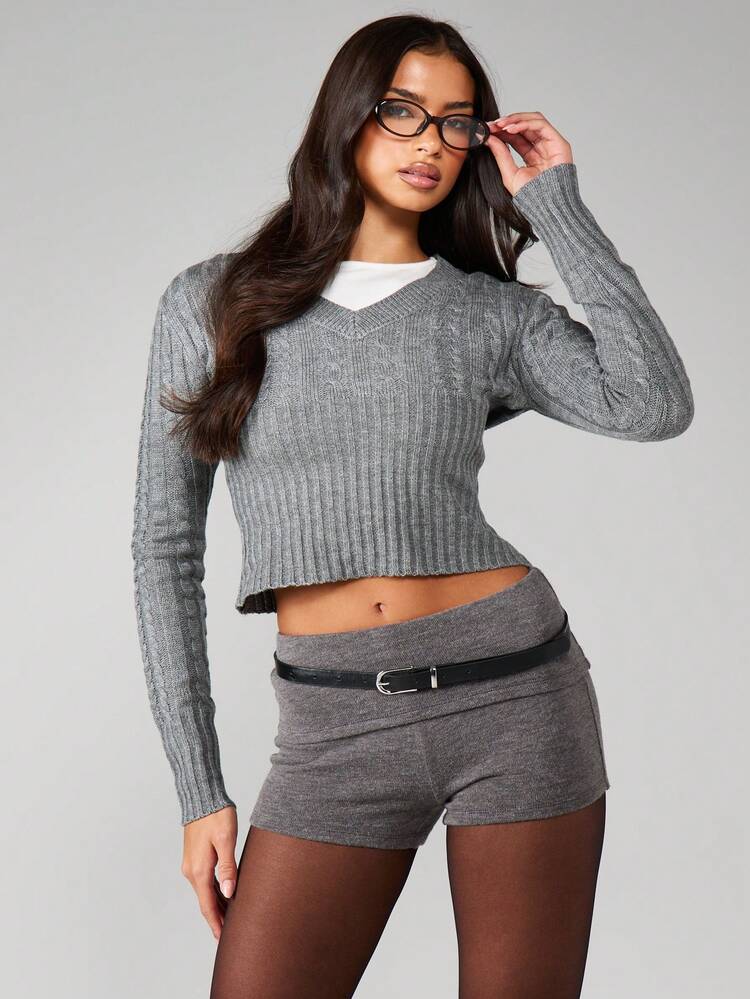 MISSGUIDED Cable Knit V-Neck Long Sleeve Cropped Sweater Top With Ribbed Texture Winter Fall Pullover