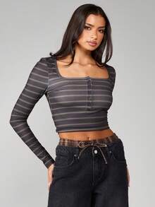 MISSGUIDED Striped Square Neck Button Front Long Sleeve Fitted Crop Top With Horizontal Striped Pattern Fall Winter Essential - Multicolor - View 5