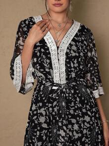 SHEIN VCAY Vestido casual holgado de mujer talla grande con estampado floral y encaje en contraste en escote en V y mangas 3/4 - Blanco y Negro - Ver 6