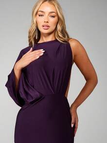 MISSGUIDED Đầm maxi tay cánh dơi lệch vai, chi tiết xếp ly bất đối xứng, đầm dạ hội dài trang trọng. - Bold Plum - Xem 3