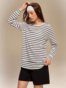 Hanevo Áo nỉ cổ tròn tay dài họa tiết quả dứa dệt kim jacquard thời trang thường ngày dành cho nữ, thích hợp mặc hàng ngày và đi học trở lại - Đen và trắng - Xem 6