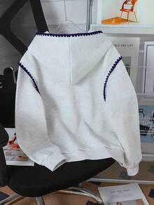 SHEIN 新款少女卫衣（单件装）：可爱休闲风，正面绣有动物图案，针织保暖内衬，浅灰色，连帽套头衫，宽松舒适的长袖卫衣。采用独特的撞色拼接设计。适合秋冬季节、户外活动、上学、旅行、聚会、运动等场合。必备卫衣！ - 灰色 - 查看 2