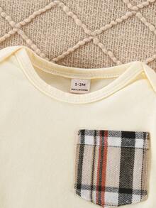 新生儿长袖连体衣、围兜和帽子三件套，针织格子图案，休闲风格 - 杏色 - 查看 3