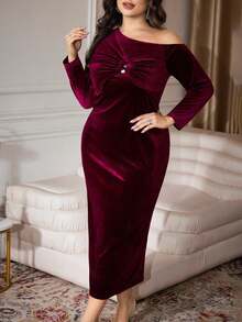 Modelyn Robe de soirée en velours pour femmes grandes tailles, élégante, drapée, avec boucle asymétrique. Mode Top de gamme, automne/hiver