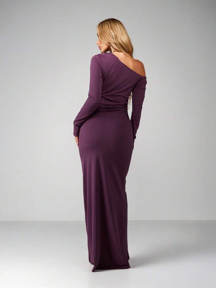 MISSGUIDED Off Shoulder Ruched Long Sleeve Bodycon Maxi Dress With Cinched Waist For Evening Occasions