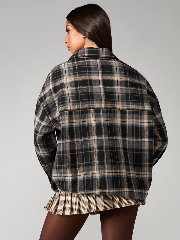 MISSGUIDED Camisa Xadrez Oversized com Botões, Mangas Longas e Bolsos no Peito para Sobreposição Casual no Outono e Inverno
