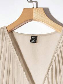 Franclia Women Plus Size Elegant Solid V-Neck Pleated Fabric Decor Bowknot Waist Band Ruffle High Low Hem Beach Holiday Casual Fashion Shirt & Skirt 2 Pieces Set