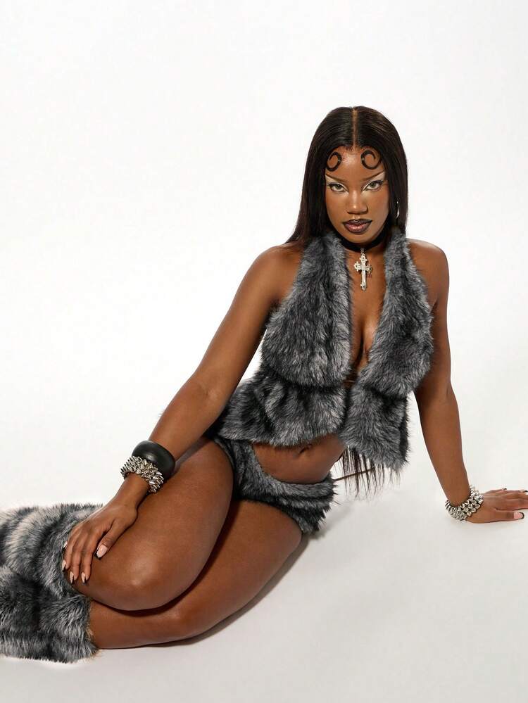 SUMWON WOMEN Faux Fur Halterneck Vest Top