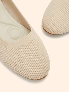 CUCCOO BASICS 女士尖头休闲日常百搭平底鞋 - 米色 - 查看 4