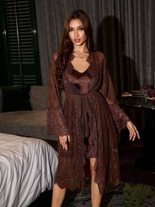 SilkySpell قميص نوم نسائي من قطعتين مزين بالدانتيل وبيجامة ساتان أنيقة، باللون البني الداكن، مناسب لجميع المواسم - قهوة بني - مشاهدة 6