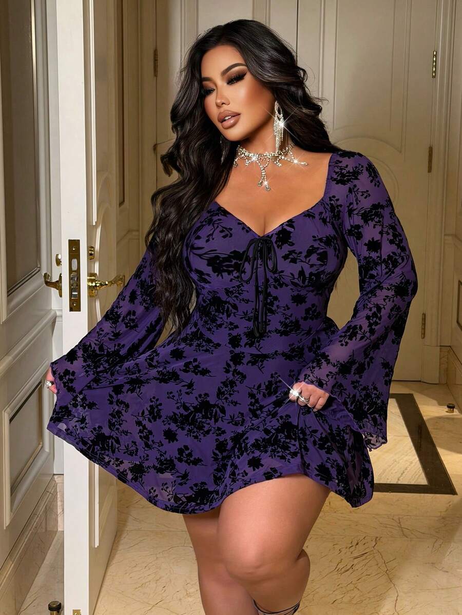 NU&NOW 大码女式印花植绒V领喇叭袖荷叶边迷你连衣裙，适合秋冬季、机场旅行、派对、正式场合、性感、露背、复活节、浪漫等场合。 - 紫色 - 查看 1