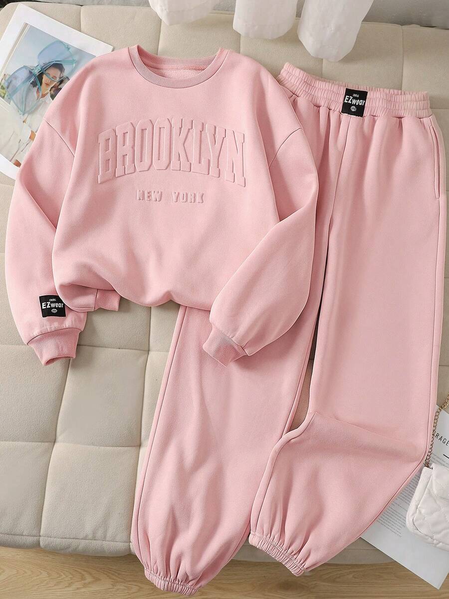 SHEIN Teen Girl Sweatshirt Co-Ord , Loose Casual Letter Embossed Patched Detail Letter Graphic Round Neck Pullover Sweatshirt And Sweatpants Sports 2pcs/Set Outfit - Pink - View 1
