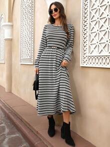SHEIN LUNE 女式圆领灯笼袖罗纹修身冬季连衣裙 - 黑與白 - 查看 8
