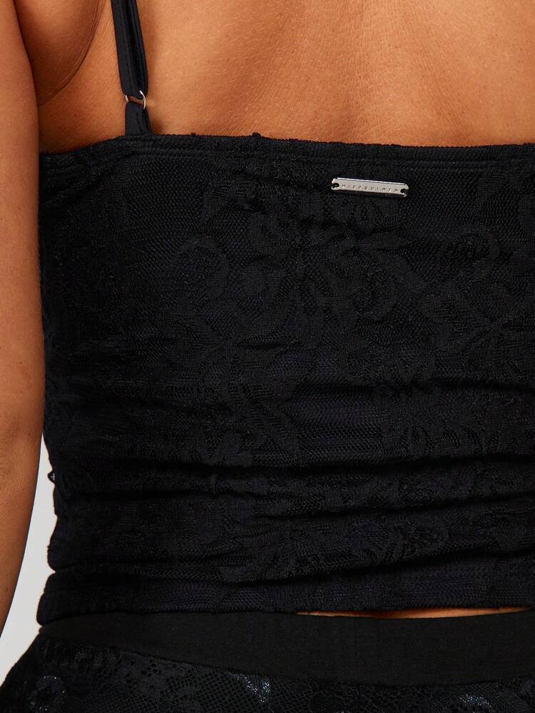 MISSGUIDED Lace Heart Neck Camisole Top With Underwired Bust And Sheer Floral Design For Evening Occasions