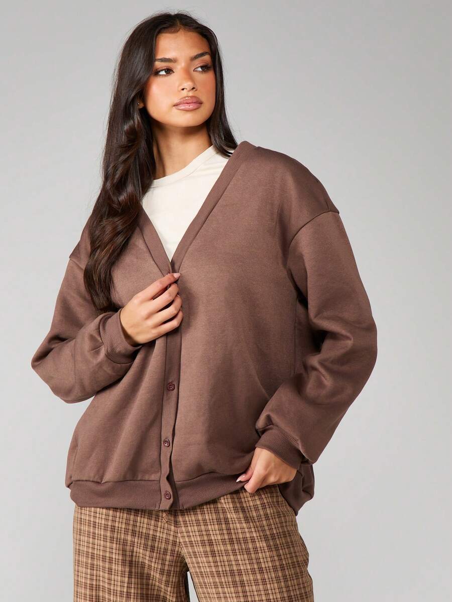 MISSGUIDED 棕色针织开衫,宽松版型,长袖V领,纽扣设计,适合叠穿,秋冬休闲舒适必备单品。 - 棕色 - 查看 1