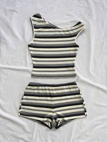 Soleia 女士春夏度假两件套：红白条纹针织不对称露肩短款上衣和超低腰紧身短裤，适合派对、圣诞节、情人节、约会、海滩、邮轮、嘉年华、复活节、中国新年等场合。 - 彩色 - 查看 7