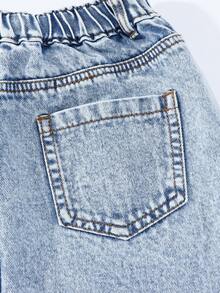 SHEIN 1 chiếc váy chữ A denim cho bé gái tuổi teen, phong cách đồng quê ngọt ngào và dễ thương, denim xanh nhạt thêu hoa trang trí, dáng rộng tôn dáng, cạp chun và cài nút phía trước, mặc thoải mái vào mùa hè - Rửa nhẹ - Xem 5