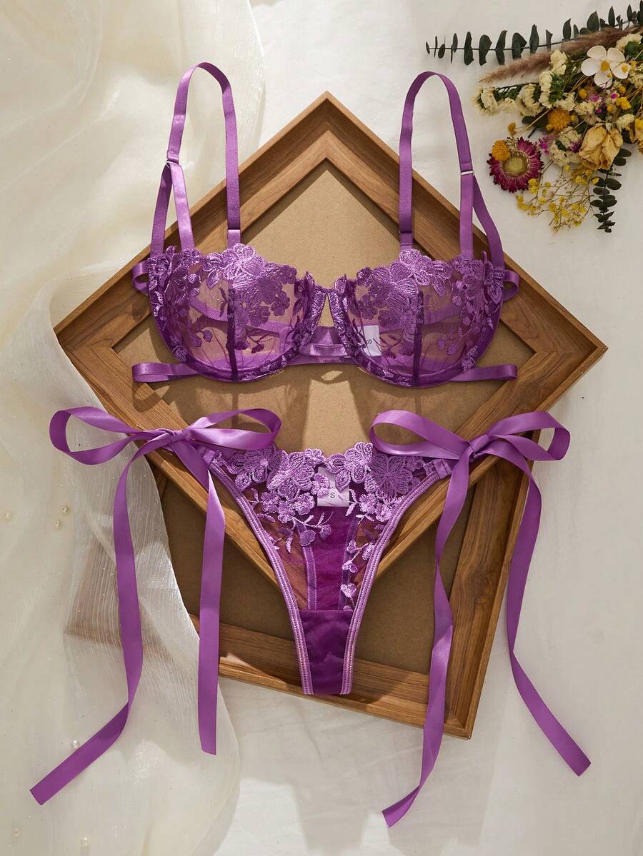 SHEIN 两件套天蓝色刺绣系带女士内衣套装 - 紫羅蘭色 - 查看 1