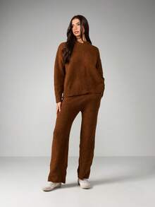 MISSGUIDED 针织毛衣套装，包含配套长裤和连帽上衣，打造休闲舒适的冬季造型 - 鏽棕色 - 查看 1