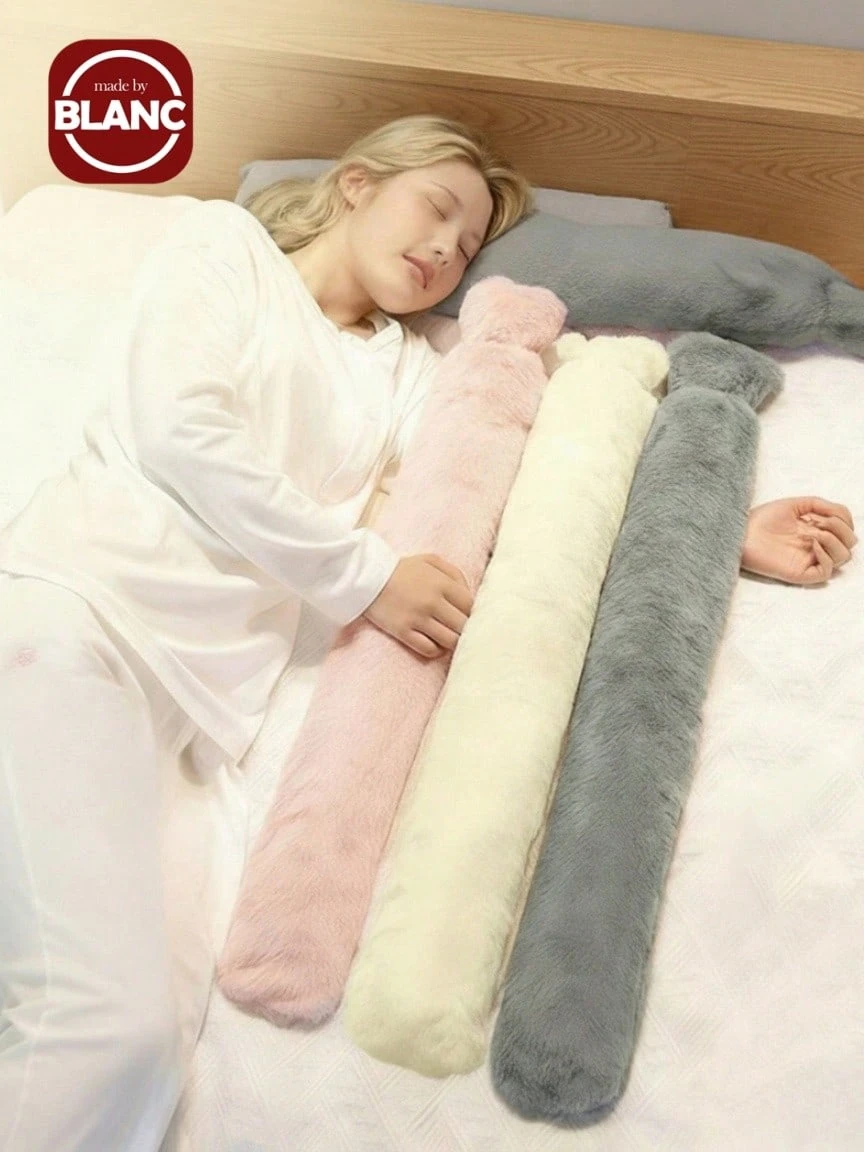 Madebyblanc 简约纯色热水袋，暖棕、浅灰等多种颜色可选。柔软亲肤的毛绒面料，触感细腻舒适。加长设计，可灵活包裹腰颈等不同部位，带来大面积温暖。持久保温，驱散冬日寒意，居家休闲、办公通勤、女性经期保暖、老年人冬季保温、怕冷人群保暖等冬季送礼佳品。 - 粉紅色熱水袋 - 查看 1