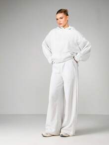 MISSGUIDED 抓绒慢跑裤，饰有精致蕾丝边，阔腿设计，舒适居家休闲裤，宽松版型，休闲舒适。 - 灰色 - 查看 3