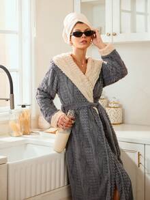 SHEIN Doze Lane Bata con capucha de manga larga de forro polar con bloques de color para mujer, otoño e invierno