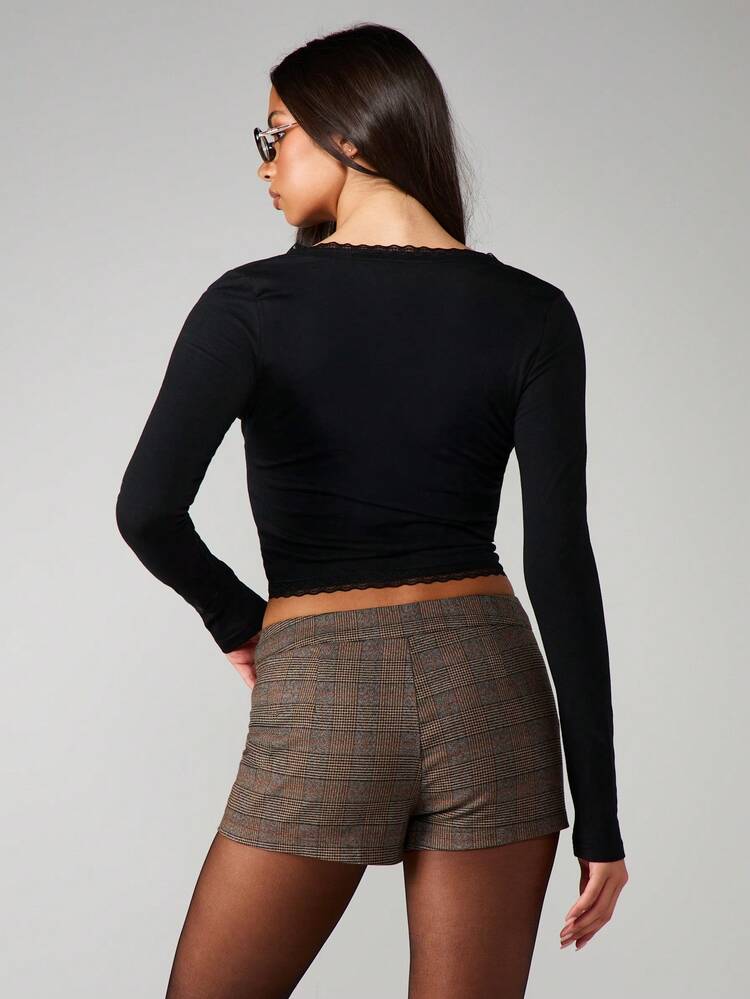 MISSGUIDED Long Sleeve V-Neck Crop Top With Lace Trim Detail Ribbed Knit Fitted Style
