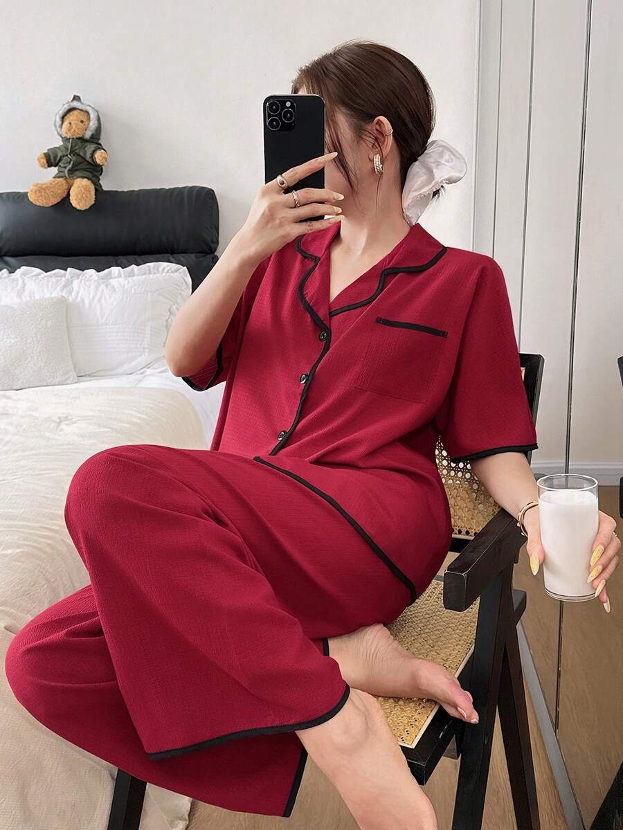 SHEIN 撞色翻领休闲宽松短袖睡衣套装 - 酒紅色 - 查看 1