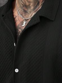 Manfinity CasualCool 男士纯色提花针织短袖衬衫 - 黑色 - 查看 3