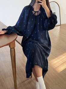 DAZY Ditsy Blumenmuster Rüschen Saum Spitze Patchwork Lang Locker Damen Nachthemd Pyjama - marineblau - Übersicht 3