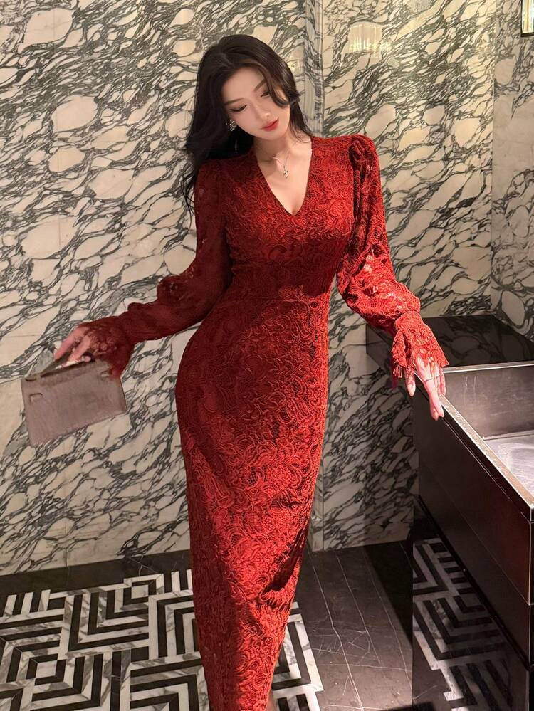 Women's Floral Lace V-Neck Long Sleeve Fitted Elegant Mid-Length Dress