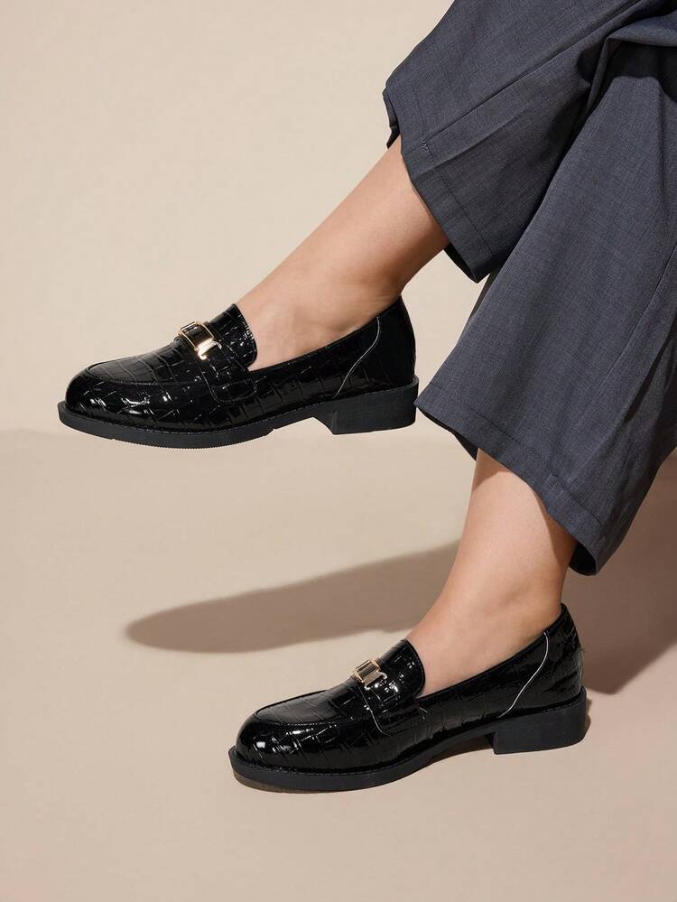 CUCCOO CURVES Women's Casual Comfortable Wide Fit Flats, Versatile For Christmas