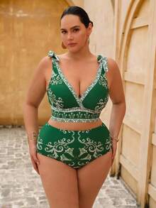 Swim Oasis 大码女装三件套：绿色印花深V领系带高腰裤套装，带腰带环，搭配长款印花网纱沙滩裙，适合夏季海滩度假